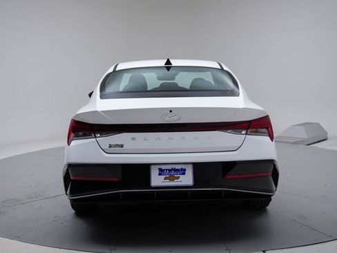 Used 2025 Hyundai Elantra SEL image 5