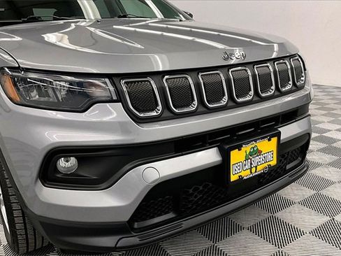 Used 2022 Jeep Compass Latitude image 28