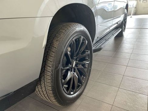 Certified 2024 Cadillac Escalade Sport w/ LPO, ONYX Package image 14