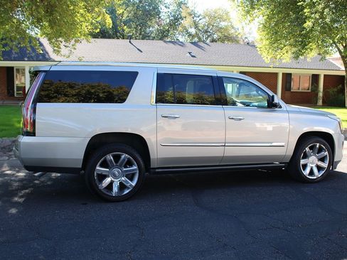 Used 2015 Cadillac Escalade ESV Premium image 69