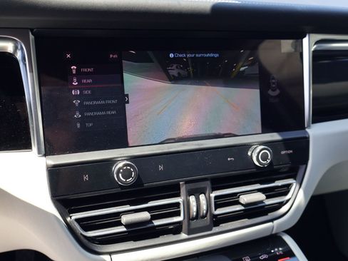 Certified 2023 Porsche Macan S AWD/4WD image 19