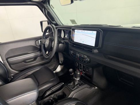 Used 2024 Jeep Wrangler Unlimited Rubicon 4xe AWD/4WD image 30