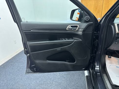 Used 2015 Jeep Grand Cherokee Limited w/ Luxury Group II image 5