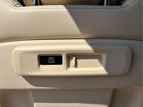 Used 2019 BMW X7 xDrive40i w/ Premium Package AWD/4WD image 45
