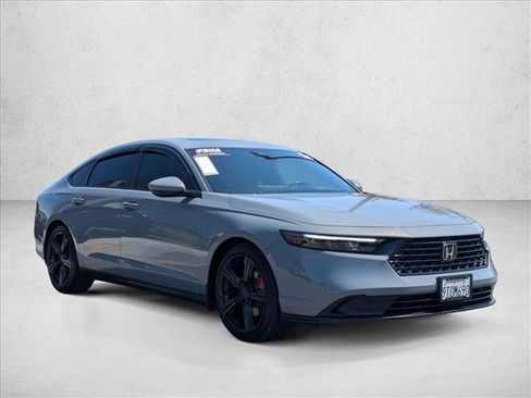 Used 2024 Honda Accord Sport image 3