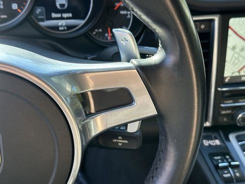 Used 2016 Porsche Panamera Edition image 25