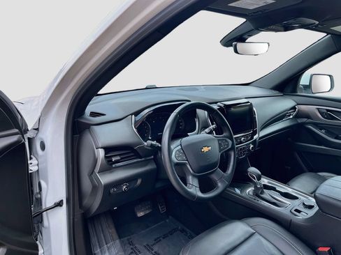 Used 2023 Chevrolet Traverse LT w/ LT Premium Package AWD/4WD image 9