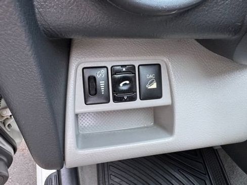 Used 2011 Toyota RAV4 Limited AWD/4WD image 13
