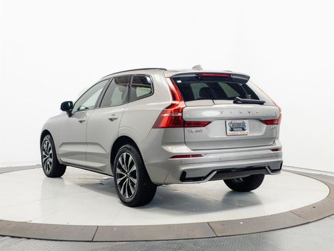 Used 2023 Volvo XC60 B5 Plus AWD/4WD image 9