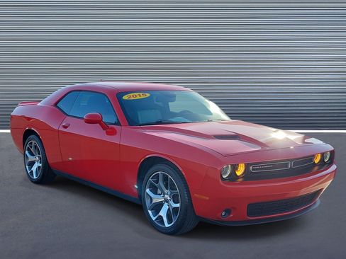 Used 2015 Dodge Challenger SXT Plus image 2
