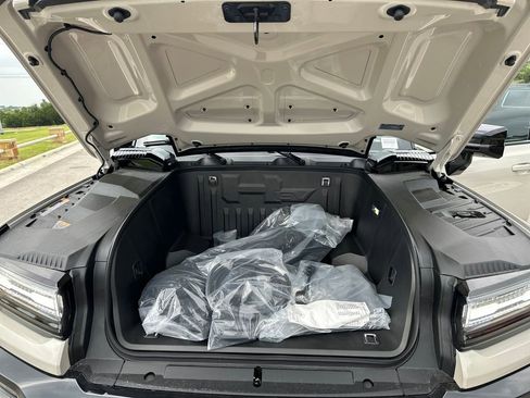 New 2026 GMC Hummer EV SUV AWD/4WD image 15