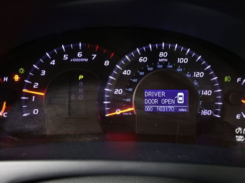 Used 2010 Toyota Camry XLE image 30