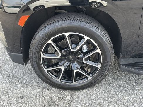 Used 2022 Chevrolet Tahoe RST w/ Sport Performance Package image 31