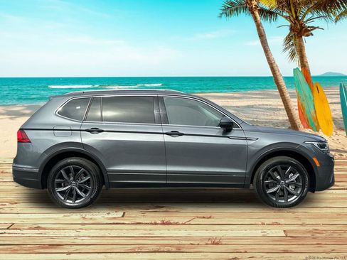 Used 2023 Volkswagen Tiguan SE image 7