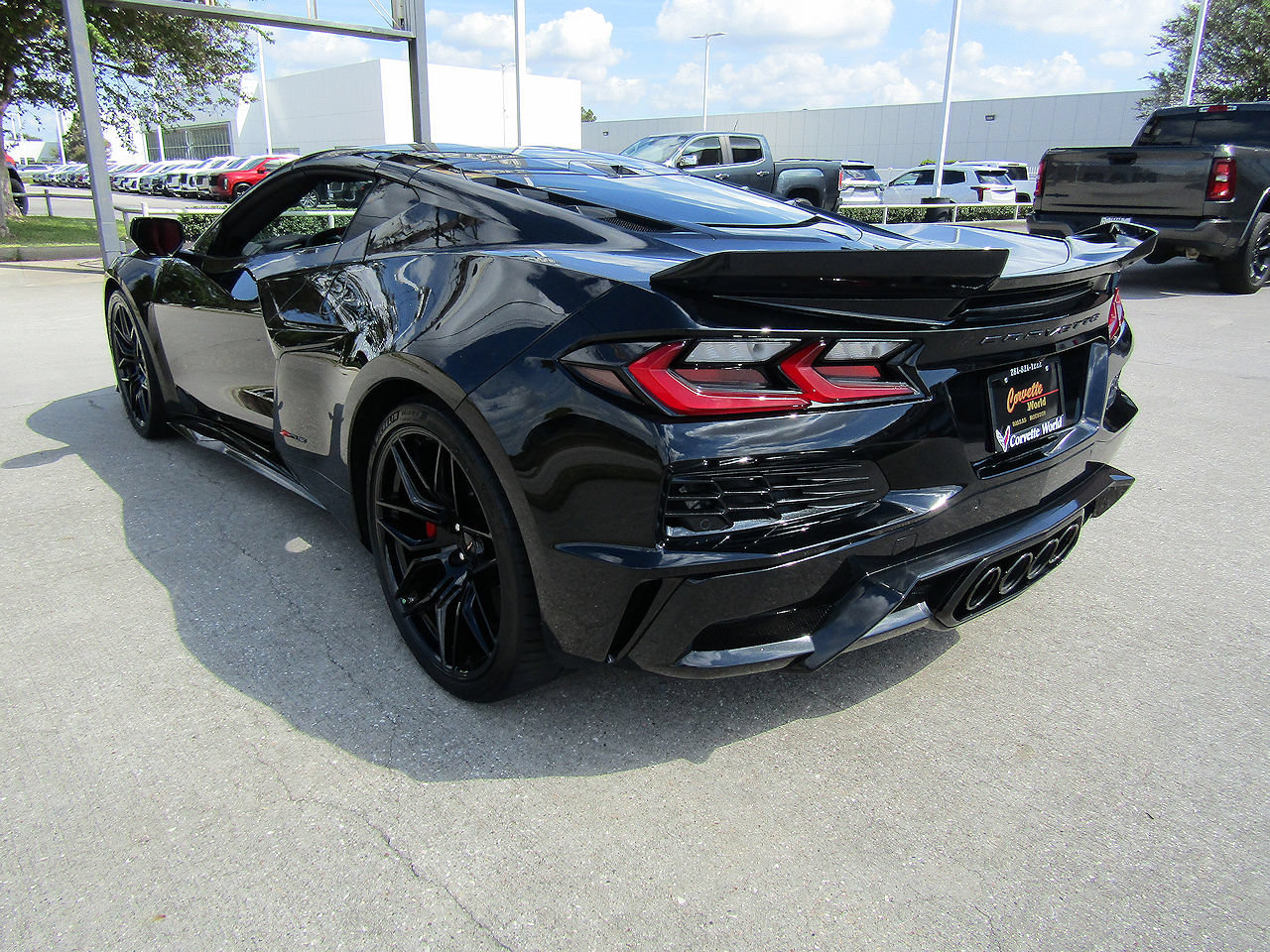Used 2024 Chevrolet Corvette Z06 RWD image 7