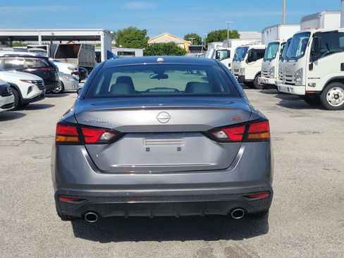 Used 2024 Nissan Altima 2.5 SR FWD image 4
