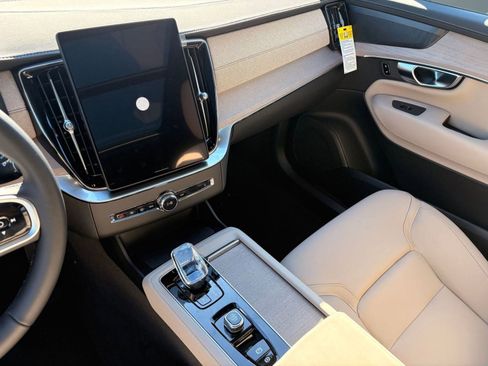 New 2026 Volvo XC90 B6 Plus w/ Protection Package image 17