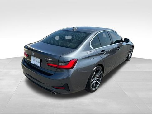 Used 2019 BMW 330i Sedan w/ Convenience Package image 4