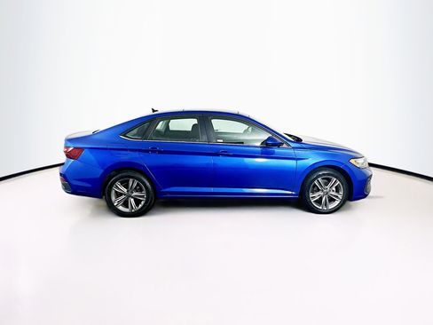 Used 2024 Volkswagen Jetta SE FWD image 10