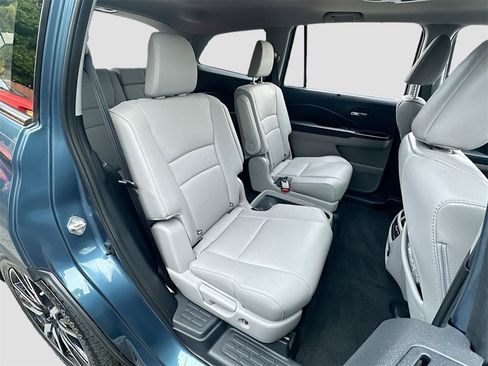 Used 2019 Honda Pilot Touring image 30