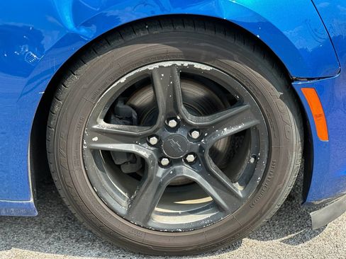 Used 2017 Chevrolet Camaro LT w/ Technology Package RWD image 20