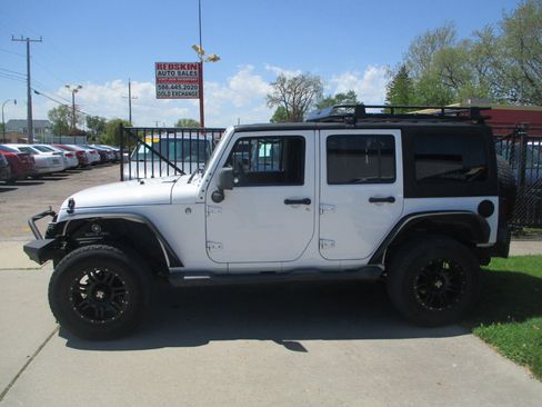 Used 2012 Jeep Wrangler Unlimited Sport image 4