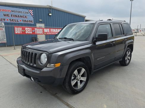Used 2017 Jeep Patriot High Altitude AWD/4WD image 3