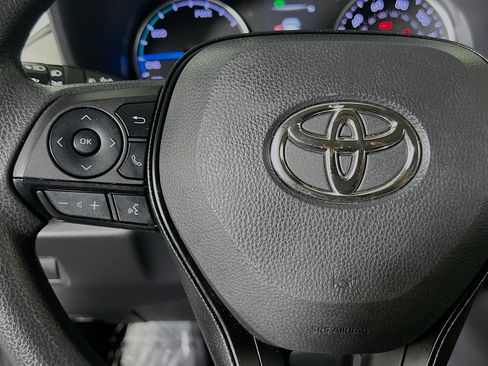 Used 2021 Toyota RAV4 XLE AWD/4WD image 19