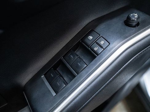 Used 2024 Toyota Highlander LE image 20