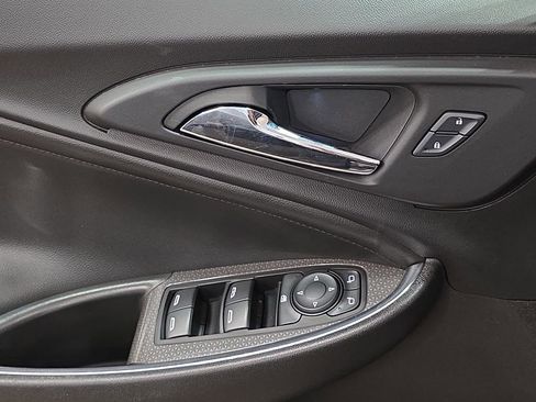 Used 2017 Chevrolet Malibu LT w/ Leather Package image 27