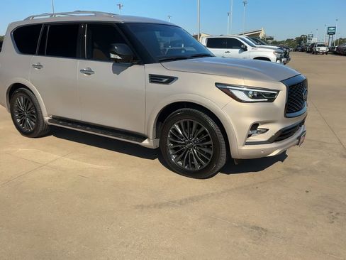 Used 2024 INFINITI QX80 Sensory image 5