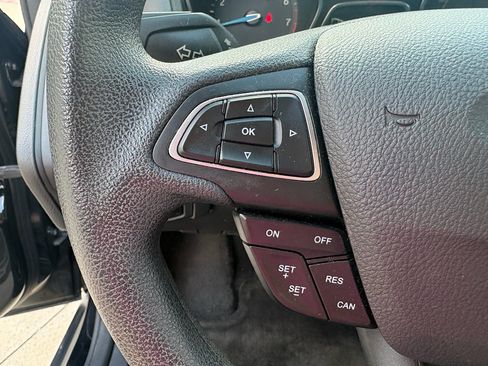 Used 2017 Ford Focus SE FWD image 13