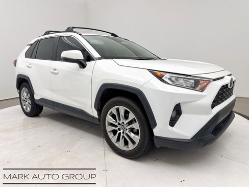 Used 2019 Toyota RAV4 XLE Premium image 1