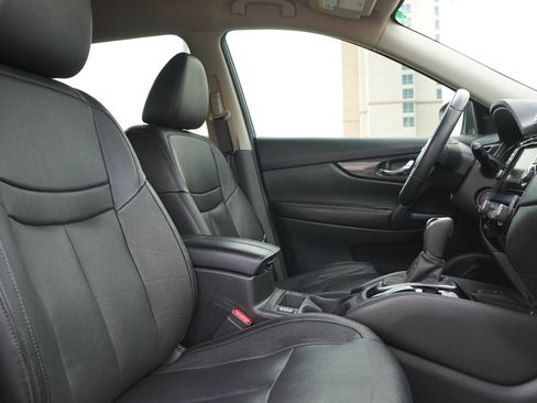 Used 2019 Nissan Rogue SL image 15