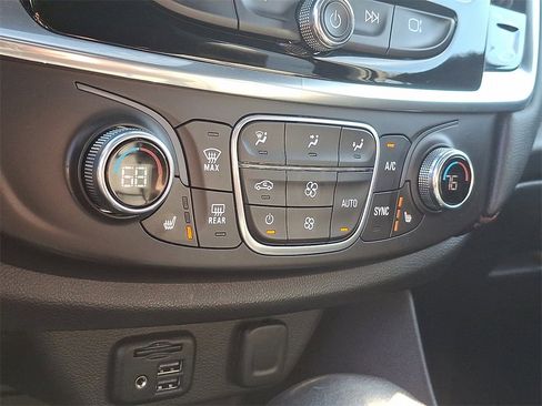 Used 2022 Chevrolet Traverse RS w/ LPO, Cargo Package image 19