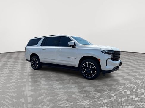 Used 2024 Chevrolet Suburban RST w/ Luxury Package AWD/4WD image 2