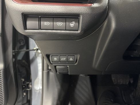 New 2026 Toyota Prius Plug-In Hybrid FWD image 17