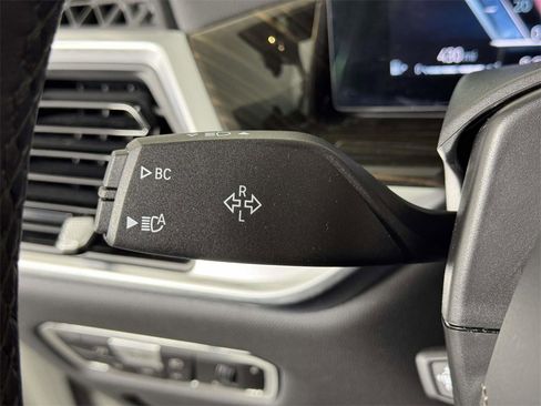 Used 2023 BMW X7 xDrive40i image 21