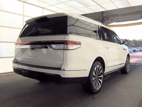 Used 2022 Lincoln Navigator L Reserve AWD/4WD image 9