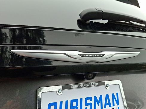 Used 2023 Chrysler Voyager LX image 31