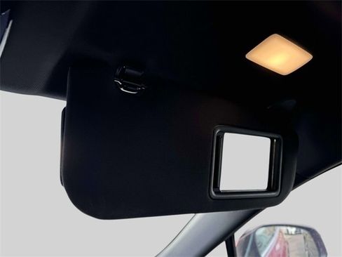 Used 2022 Toyota Venza XLE image 37