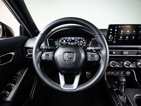 Used 2025 Honda Civic Sport image 26