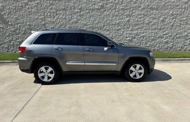 Used 2013 Jeep Grand Cherokee Laredo AWD/4WD image 17