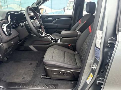 Used 2024 Chevrolet Colorado Z71 image 19