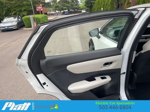 Used 2024 Nissan Ariya FWD image 42