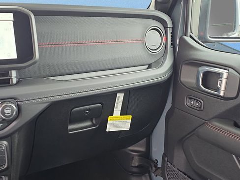 New 2026 Jeep Wrangler Unlimited Rubicon w/ Safety Group image 18