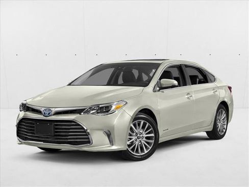 Used 2018 Toyota Avalon Limited image 1