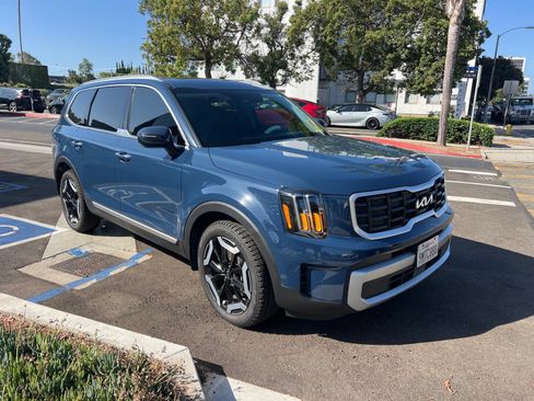 Certified 2024 Kia Telluride S w/ S Sunroof Package FWD image 8