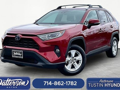 Used 2021 Toyota RAV4 XLE w/ Convenience Package image 1
