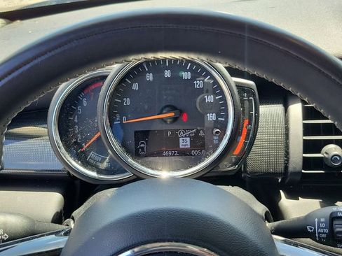 Used 2019 MINI Cooper 4-Door Hardtop w/ Signature Upholstery Package FWD image 25